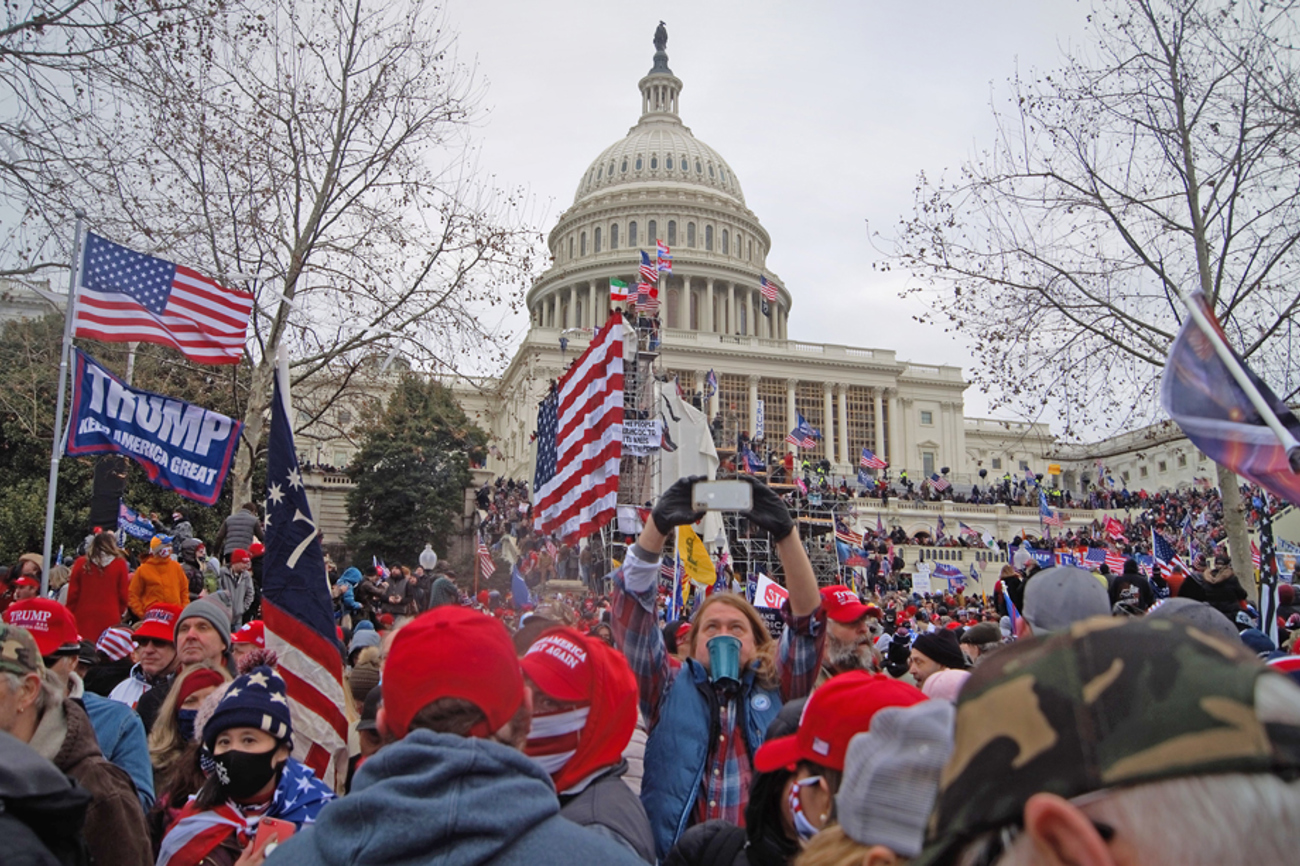 Demokratie auf der Kippe: Der Sturm auf das Kapitol vom 6. Januar 2021. | Wikimedia/Tyler Merbler cc-by-2.0