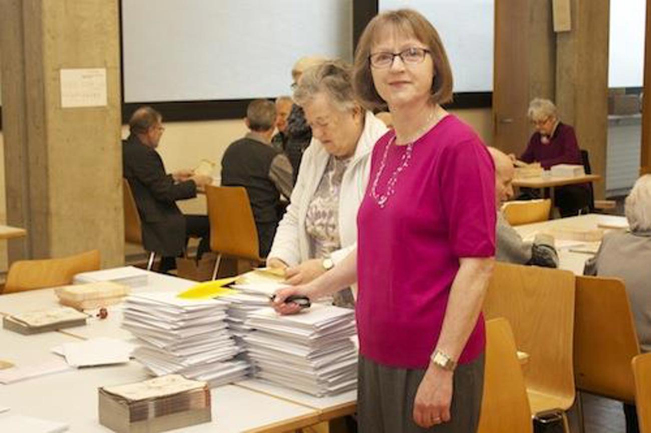 Doris Rauber: «Indem wir die Fastenkalender vertragen, sparen wir etliche tausend Franken Portokosten.»
