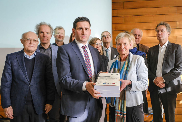 Studie beleuchtet Missbrauch in evangelischer Kirche