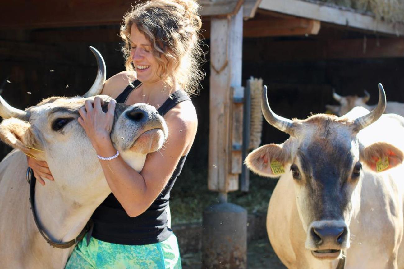 Ex-Bankerin Jasmin Urech mit ihren Kühen. | Tilmann Zuber