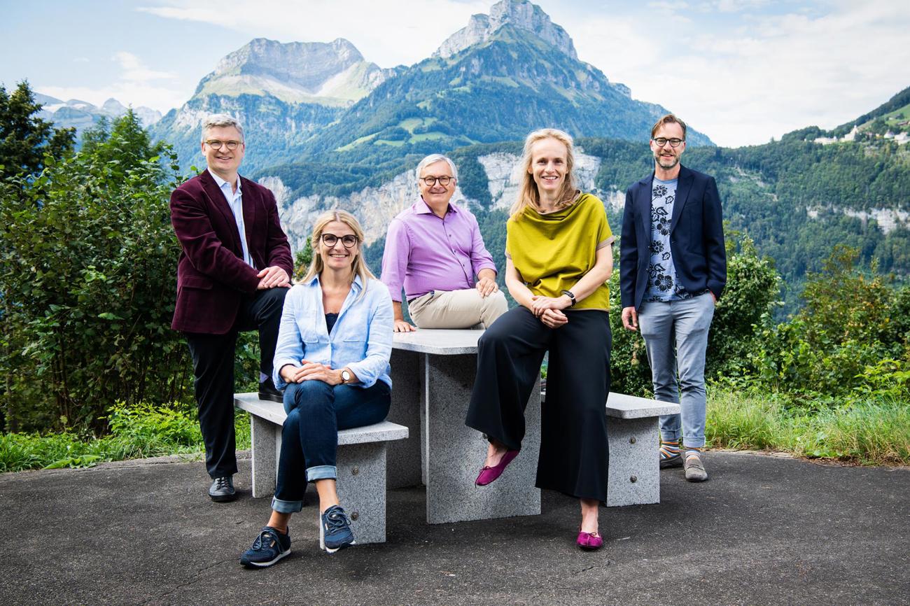 Das neue Team (von links): Lars Simpson, Pia Brüniger, Bernhard Waldmüller, Chatrina Gaudenz, Daniel Hess. (Foto: SRF/Marion Nitsch)