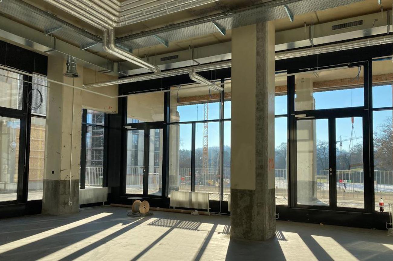 Noch steht das Restaurant «Dock8» leer. Bald folgen Tische und Stühle. Diese werden durch ein Crowdfunding finanziert. |Karin Hoffmann