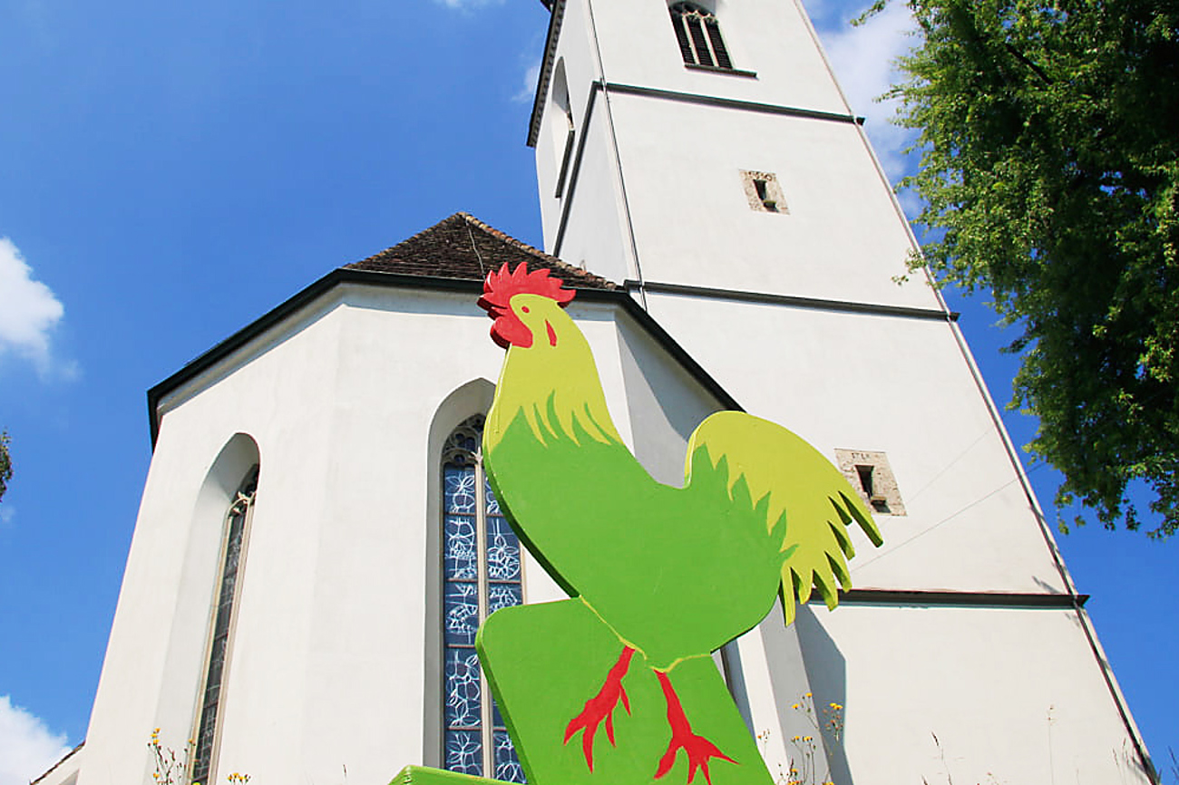 Der «Grüne Güggel» schafft auch Sichtbarkeit: Zertifizierte Kirchgemeinden demonstrieren nach innen und aussen, dass sie Verantwortung für Umwelt und Nachhaltigkeit übernehmen. | Foto: zvg