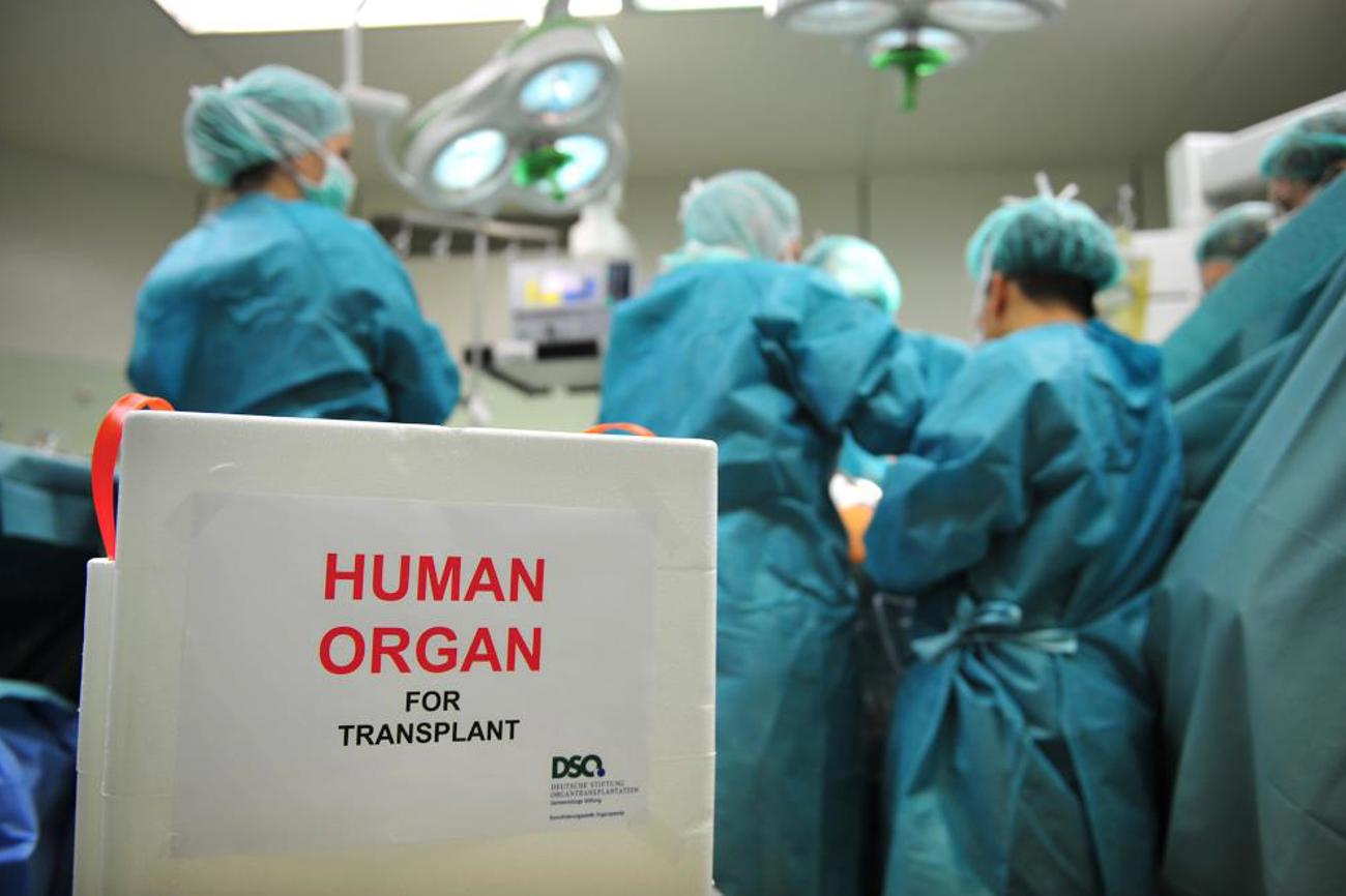 Organtransplantation: Die moderne Medizin rettet Leben und stellt die Gesellschaft und den Einzelnen gleichzeitig vor neue ethische Herausforderungen.| epd-bild