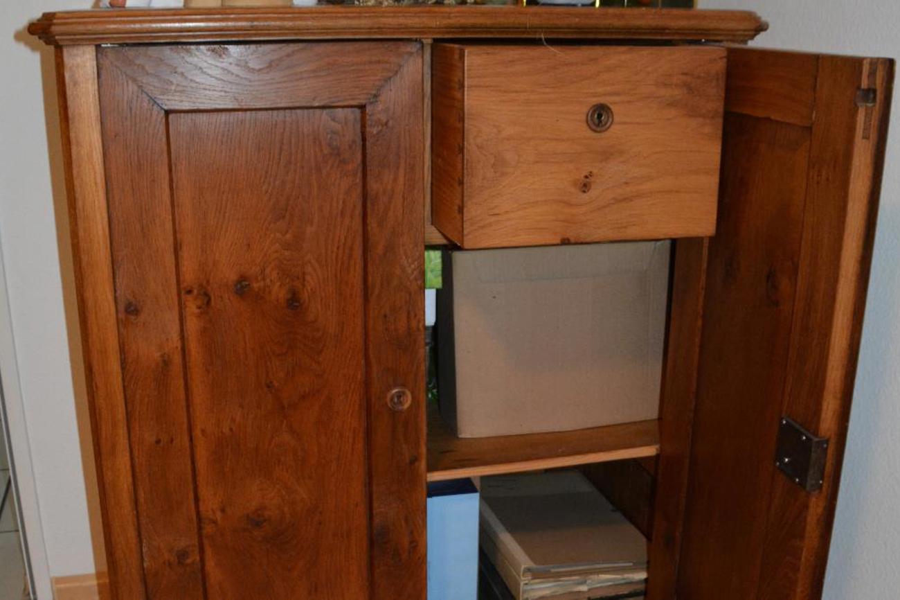 In der historischen Kammerlade wurden die Unterlagen, Rechnungen und Belege der Korporation aufbewahrt.