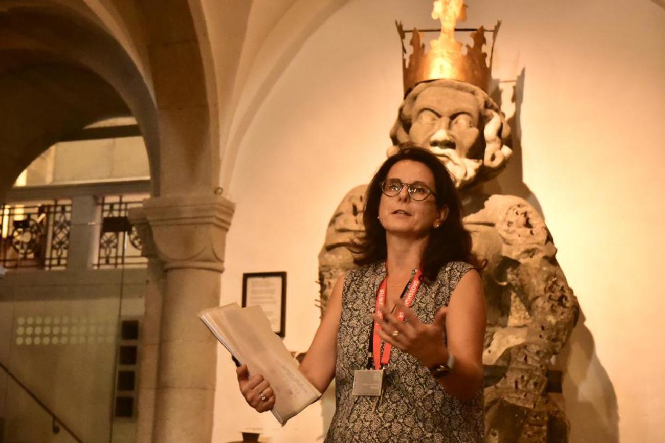 Premiere der Sommerführungen mit Carmen Arribas-Küffer. |Delf Bucher