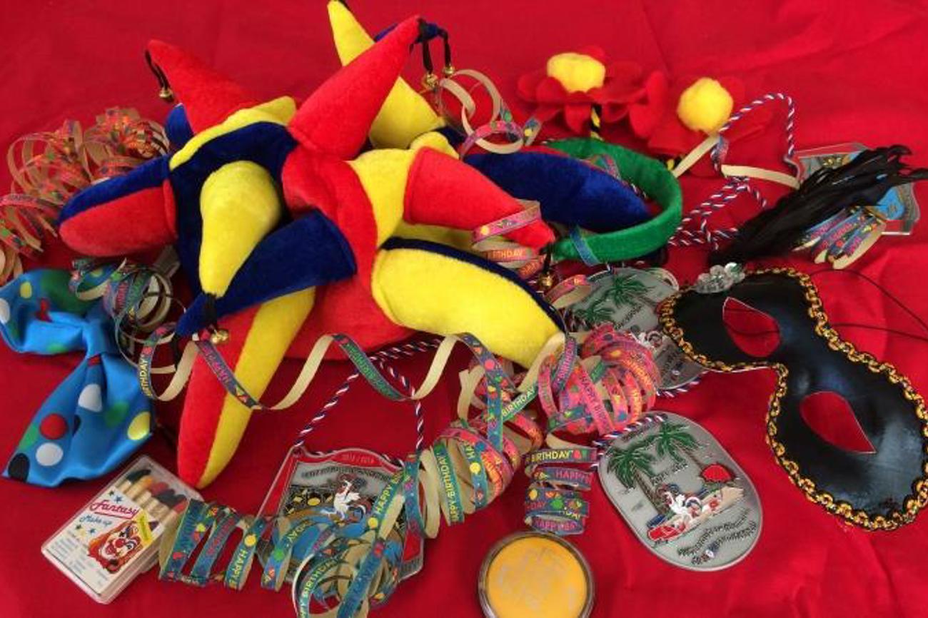 Nach der Fasnacht kommt die Fastenzeit. Dann kann das Fasnachts-Outfit wieder für ein Jahr im Schrank versorgt werden. | Bild Dagmar Doll