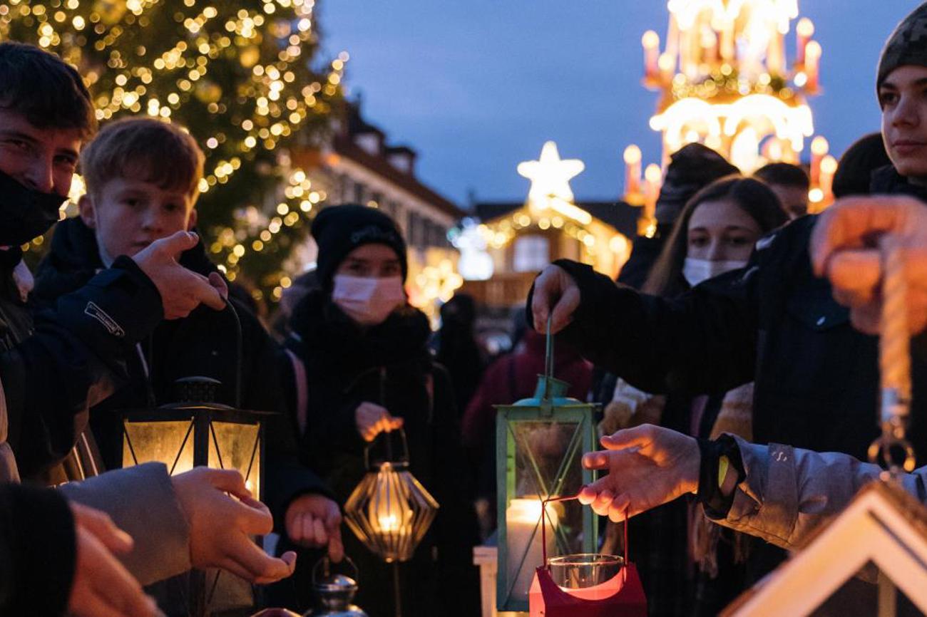 Die Feier fand auf dem festlich geschmückten Münsterplatz statt. |Damaris Thalmann