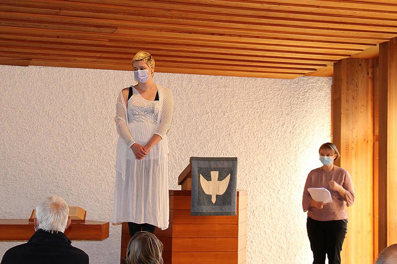 Szene aus dem «anderen» Gottesdienst von Kirche unterwegs: War Maria Magdalena (Mitte) eine Heilige?
Bild Madeleine Kuhn-Baer