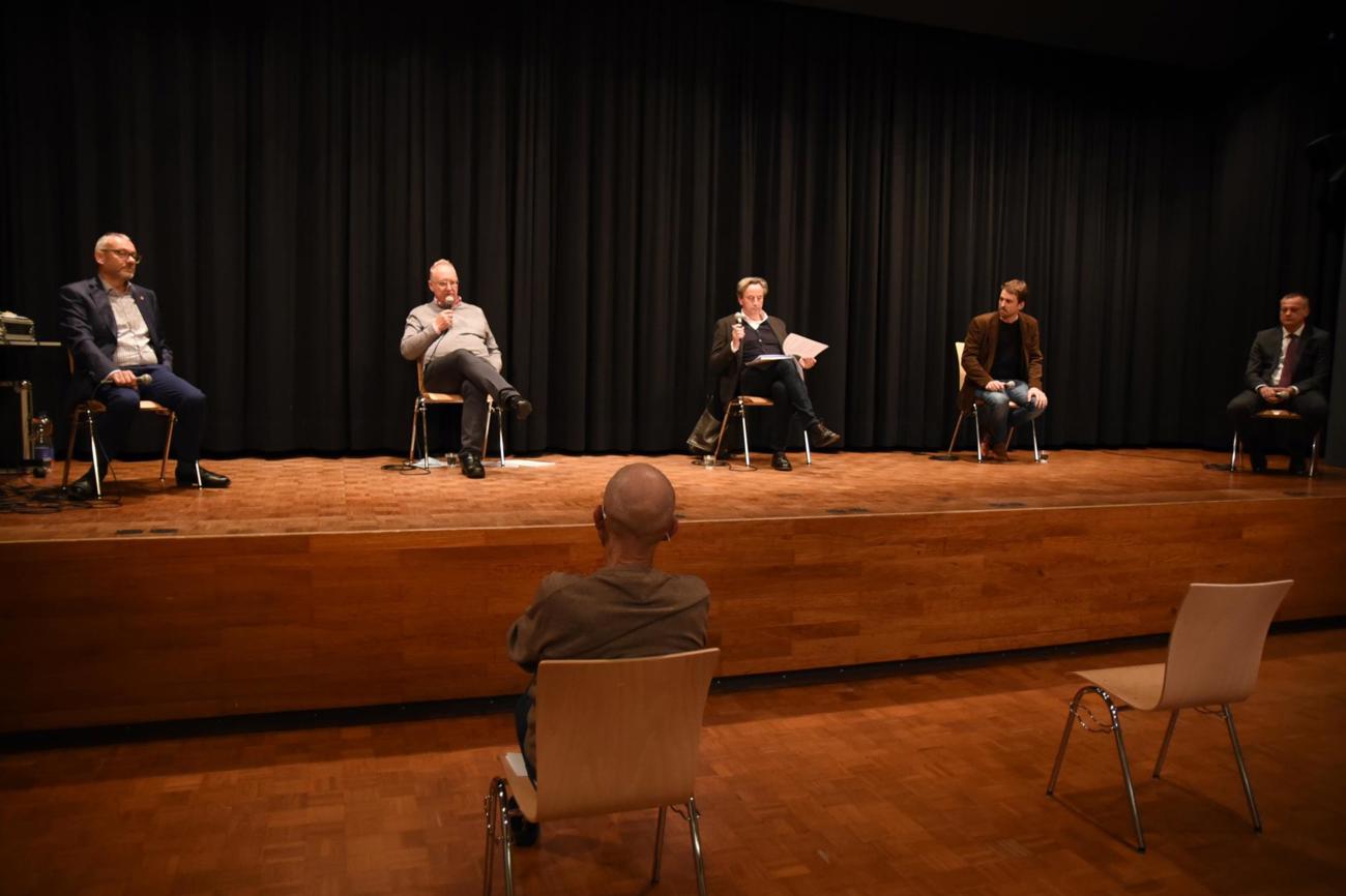 Engagierte Debatte im Fridolinsheim Glarus über die Konzernverantwortungsinitiative.
Bild: Jürg Huber