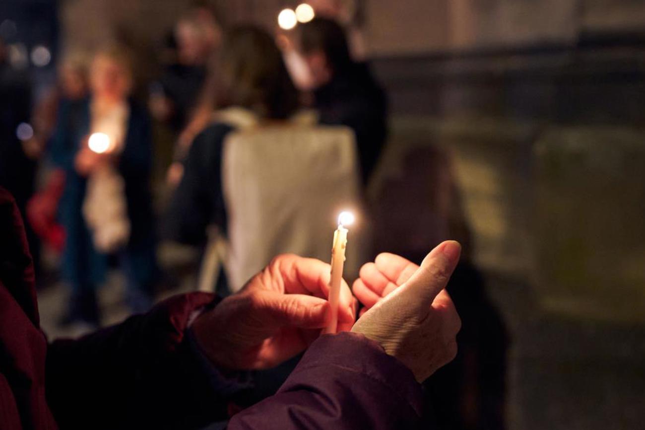 Die feierliche Stimmung in der von Kerzen erleuchteten Kirche berührte die Anwesenden.