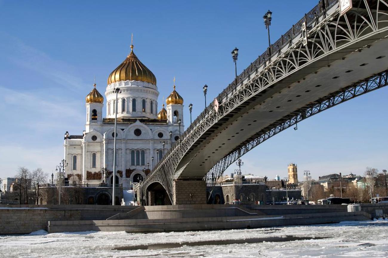 Die Brücke des Gesprächs nicht abbrechen oder mit Konsequenzen drohen? Die orthodoxe Christ-Erlöser-Kathedrale in Moskau. | shutterstock
