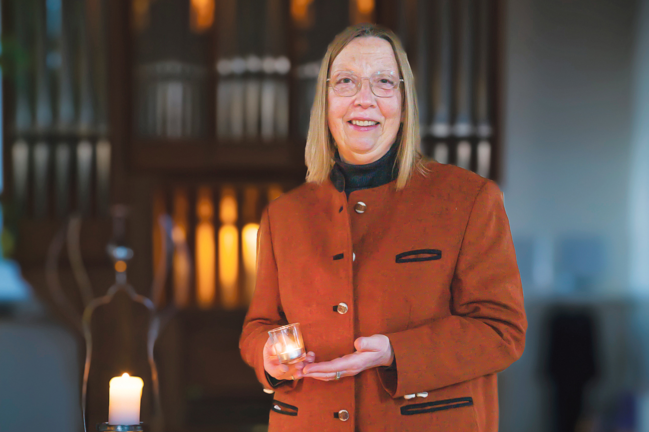 Jutta Schenk feiert Taizé-Gottesdienste seit 20 Jahren: «Man sieht den Menschen an, dass sie ruhiger hinausgehen, als sie hineingekommen sind.» | Foto: Peter Leutert