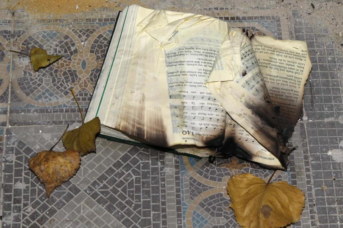 Vor Brandanschlägen sind auch Kirchen und deren Ausstattung nicht mehr sicher. |Steffen Schellhorn/epd