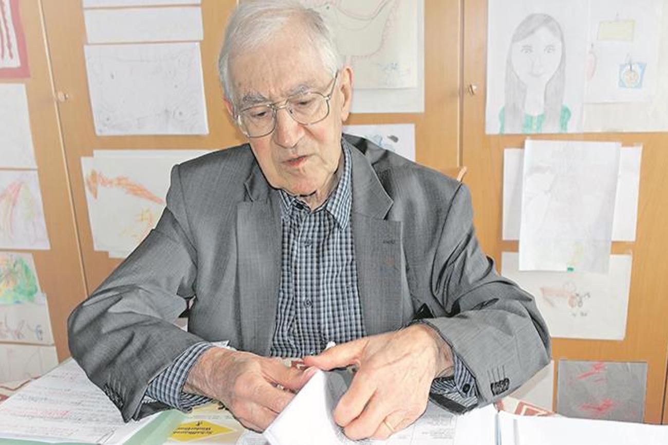 Christoph Buff hat die Ulmertexte sanft dem heutigen Deutsch angepasst und 
die Melodien für Solisten, Chor und Orchester arrangiert.