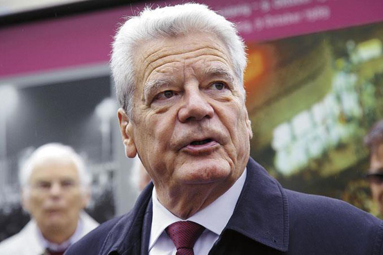 «Wir befinden uns in einer Zeit, in der allzu oft Anstandsregeln und Respekt missachtet werden, dem Andersdenkenen nicht mit dem Argument begegnet wird, sondern teilweise mit Bosheit und Hass.» Joachim Gauck, Deutcher Bundespräsident. | Bild: epd-bild.de