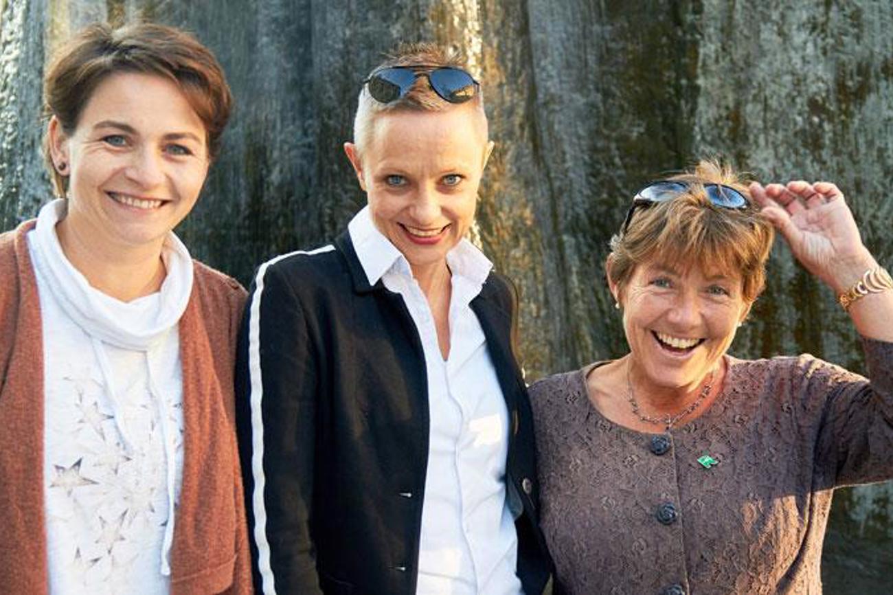 Die St. Galler Pfarrerinnen (v.l.) Kathrin Bolt, Andrea Weinhold und Marilene Hess wurden als «Reformanzen» für den 10. Award für Öffentlichkeitsarbeit nominiert und klassierten sich auf dem zweiten Rang der Publikumsumfrage.|Karsten Risseeuw
