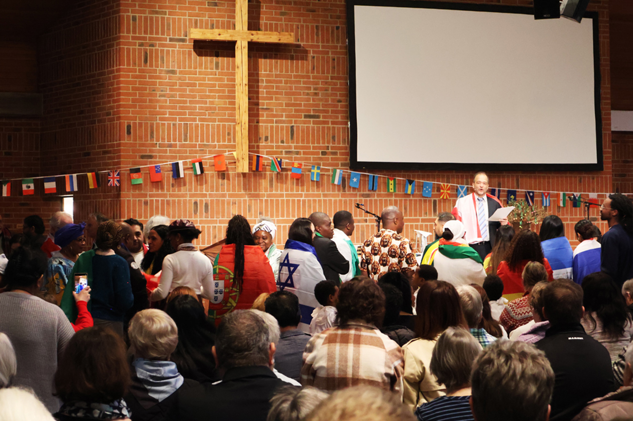 Menschen mit tamilischen, portugiesischem, chinesischen, äthiopischen, tigrinischen oder ukrainischen Hintergründen kamen am Tag der Völker zusammen, um gemeinsam mit den reformierten Kirchen in Baselland und Basel-Stadt sowie freikirchlichen und orthodoxen Gruppen zu feiern. | Foto: Inforel