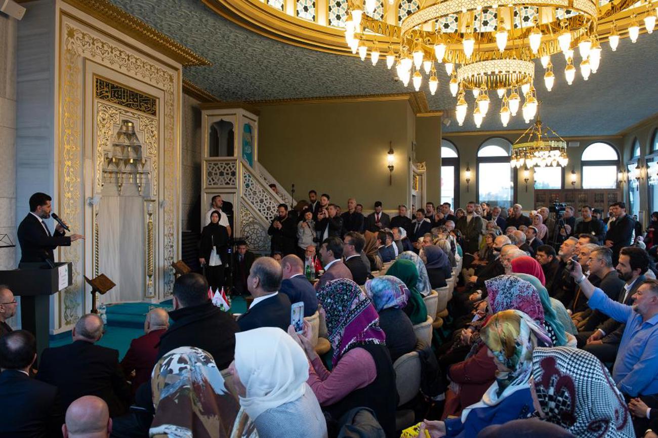 Grosser Besucherandrang an der Eröffnung der Aksa-Moschee. | Peter Leutert