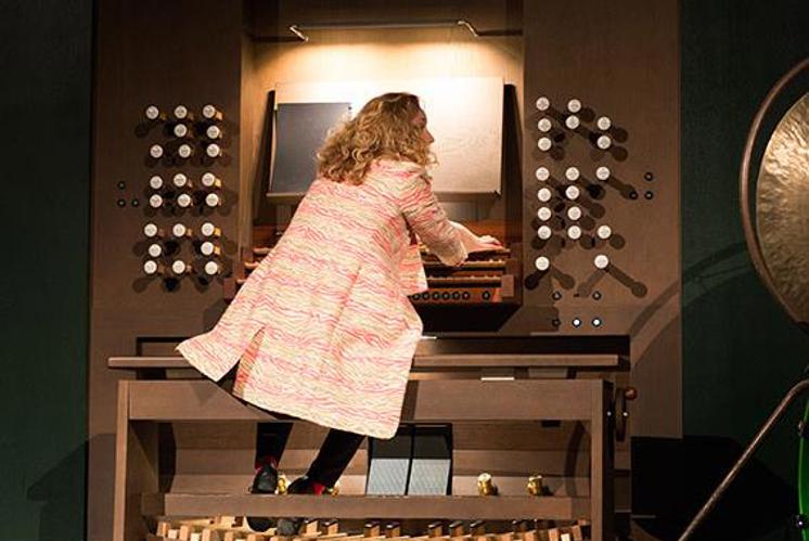 Neue Kirchenmusik als multimediales Gesamtkunstwerk