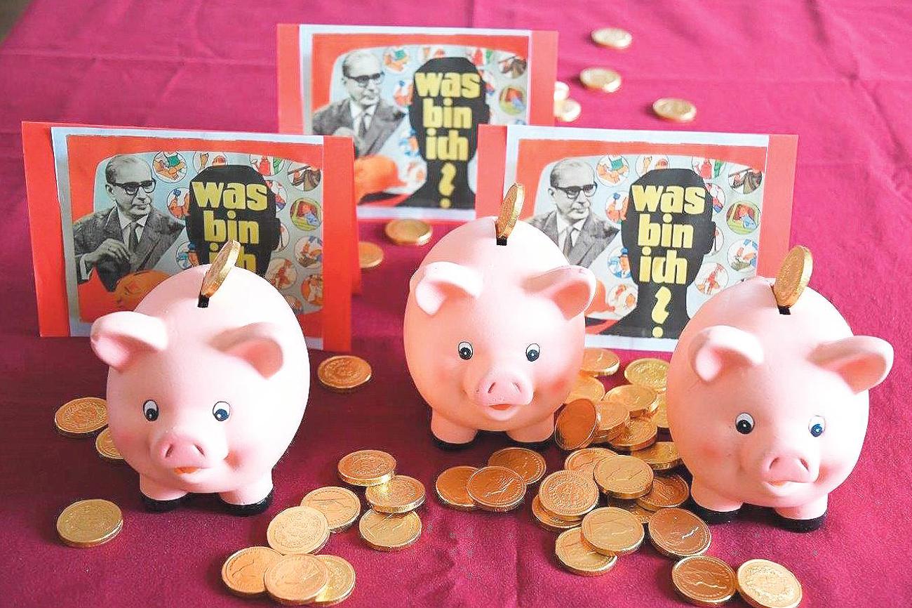 Die Sparschweinchen wurden zum Kultsymbol bei «Was bin ich?». Bei jedem «Nein» gab es ein Fünf-Mark-Stück für den Gast ins «Schweinderl».
