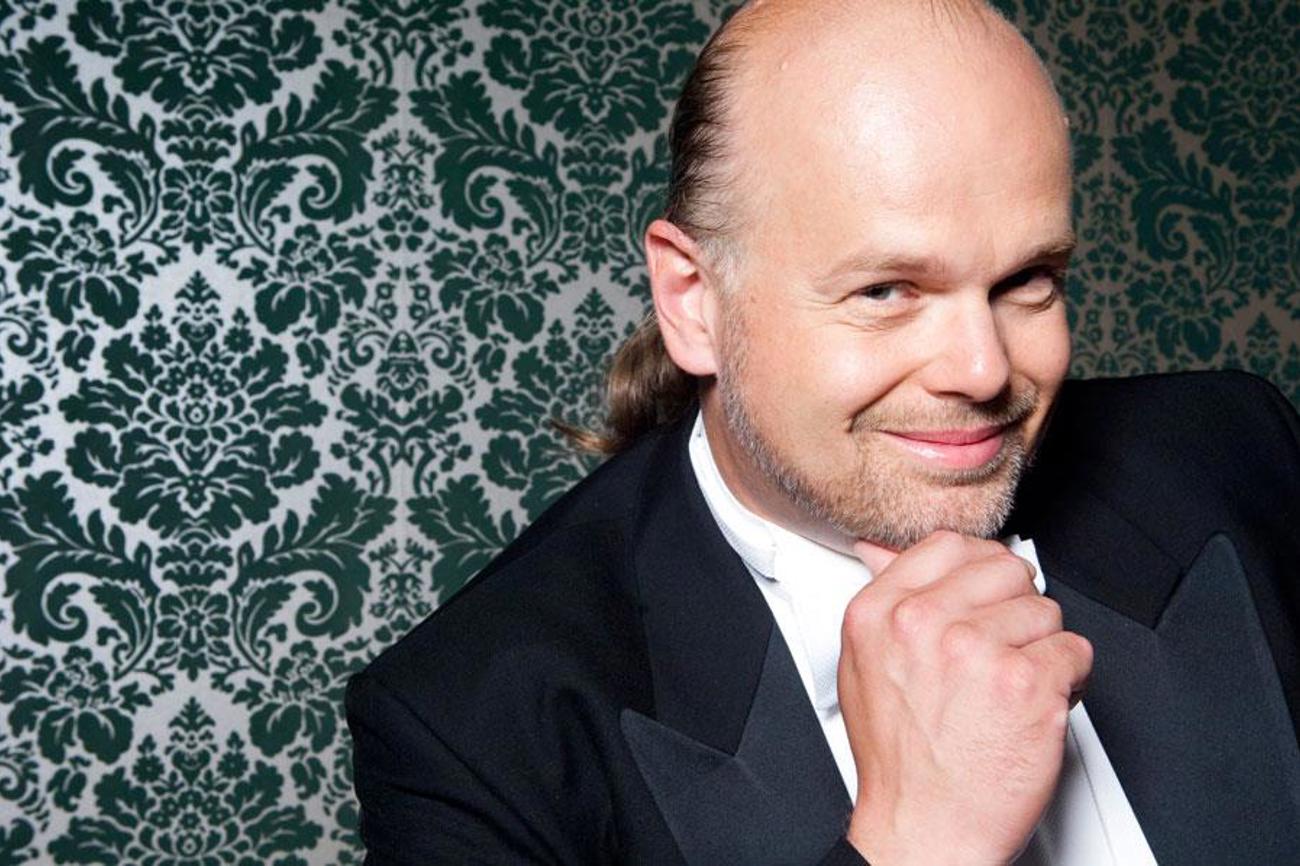 Hans Michael Sablotny: «90 Prozent meiner 955 Facebook-Freunde kenne ich persönlich.» 
(www.sablotny.ch)