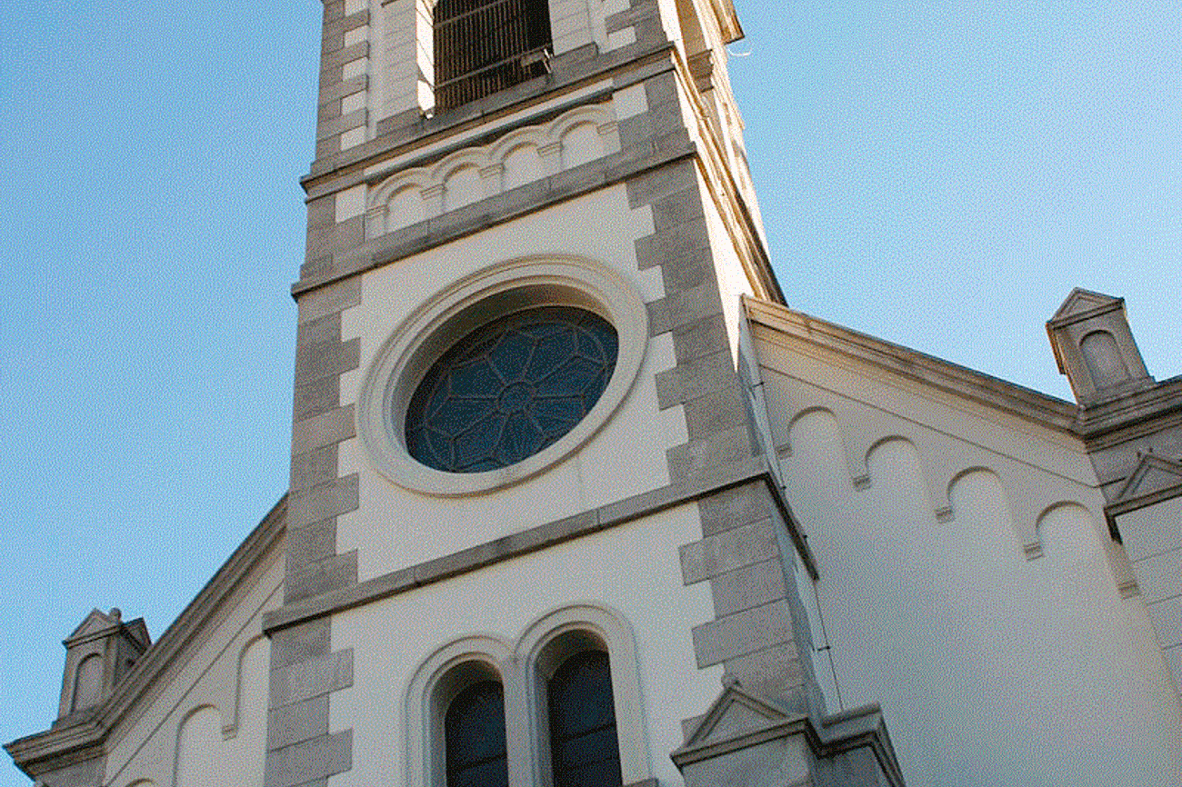 Fingerzeig in den Himmel: Reformierte Kirche in Bellinzona.