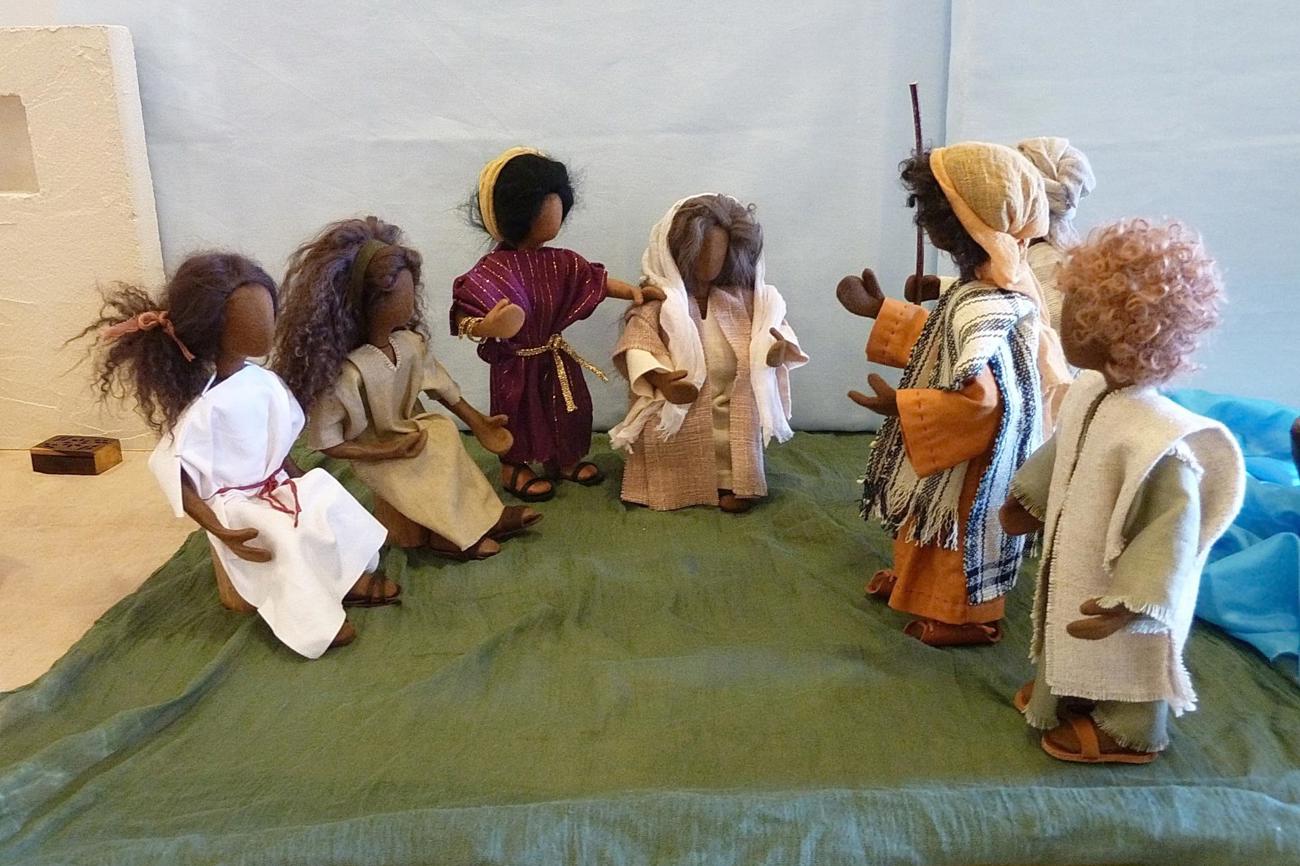 Das Foto zeigt unter anderen Paulus und Lydia, die Purpurhändlerin. (Bild: Erika Tolnai)