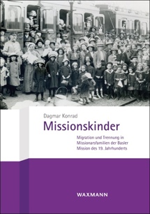 Buchcover von Missionskinder. Viele Kinder stehen vor einem Zug.