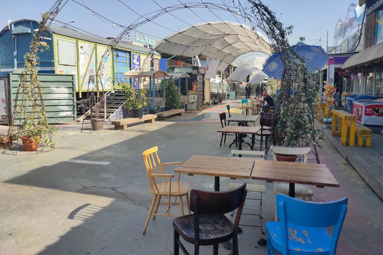 Die erste Bahnstation Jerusalems liegt zwischen Altstadt und Stadtzentrum und ist heute Zentrum für Freizeit, Kultur und Kulinarik. «In Jerusalem ist es ruhig», sagt Dina Herz. | Michal Genesove