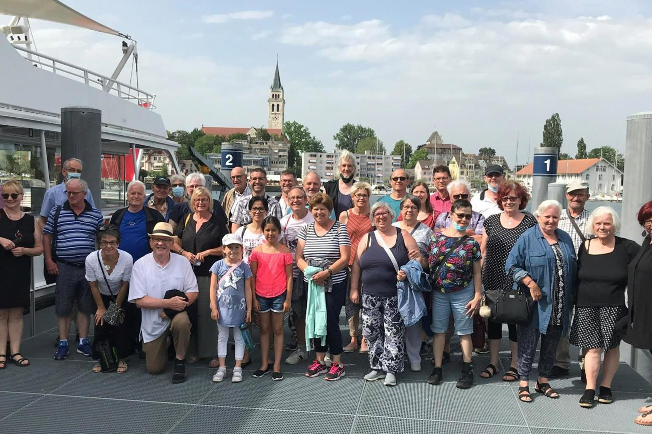 Gehörlosengemeinde hat treue Mitglieder. Freude beim jährlichen Gottesdienst mit Schifffahrt. Bild: Ruedi Hofer