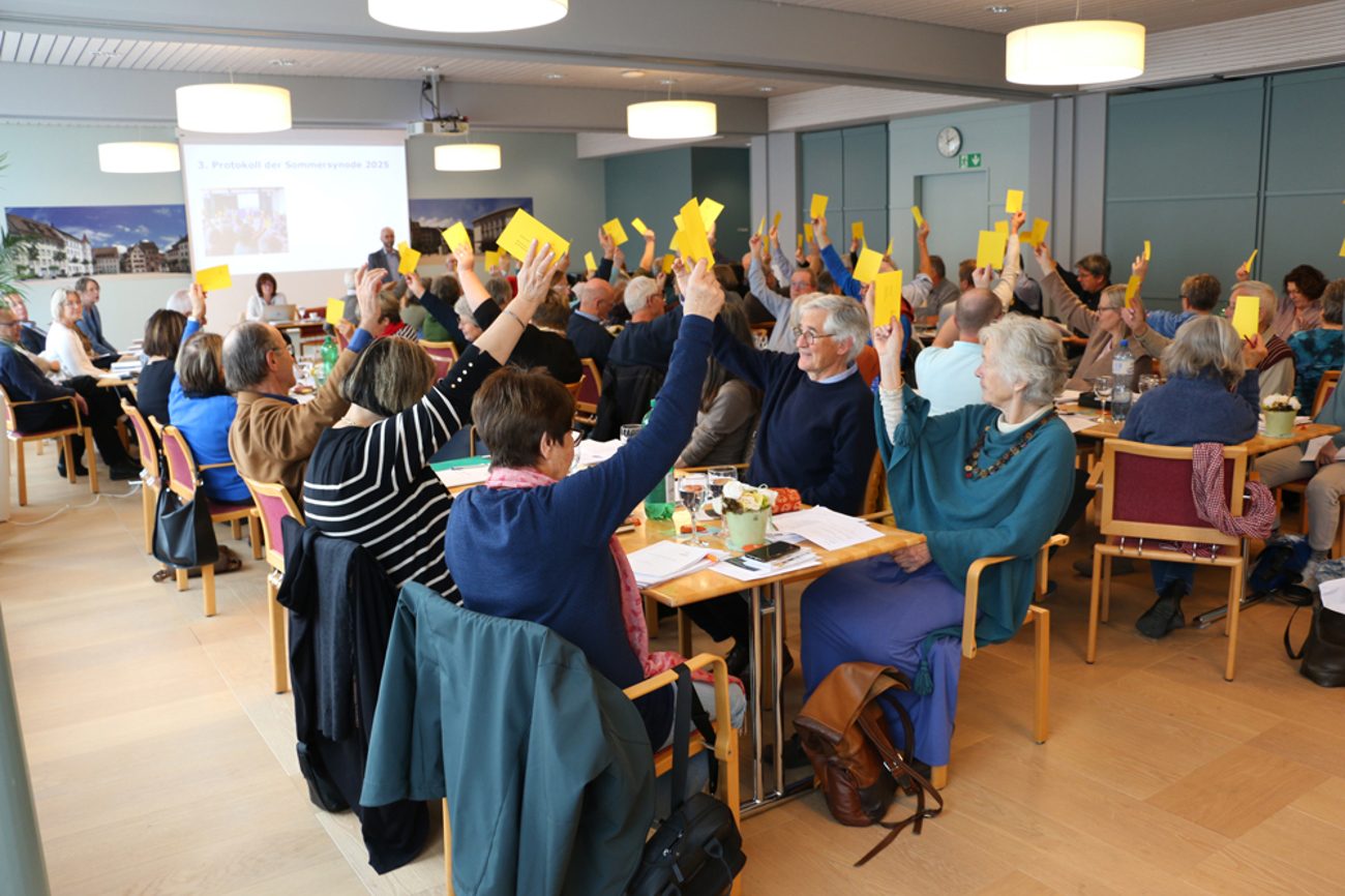 Die 58 Synodalen sprachen sich geschlossen für das Reformprojekt aus. | Foto: Schirm   
