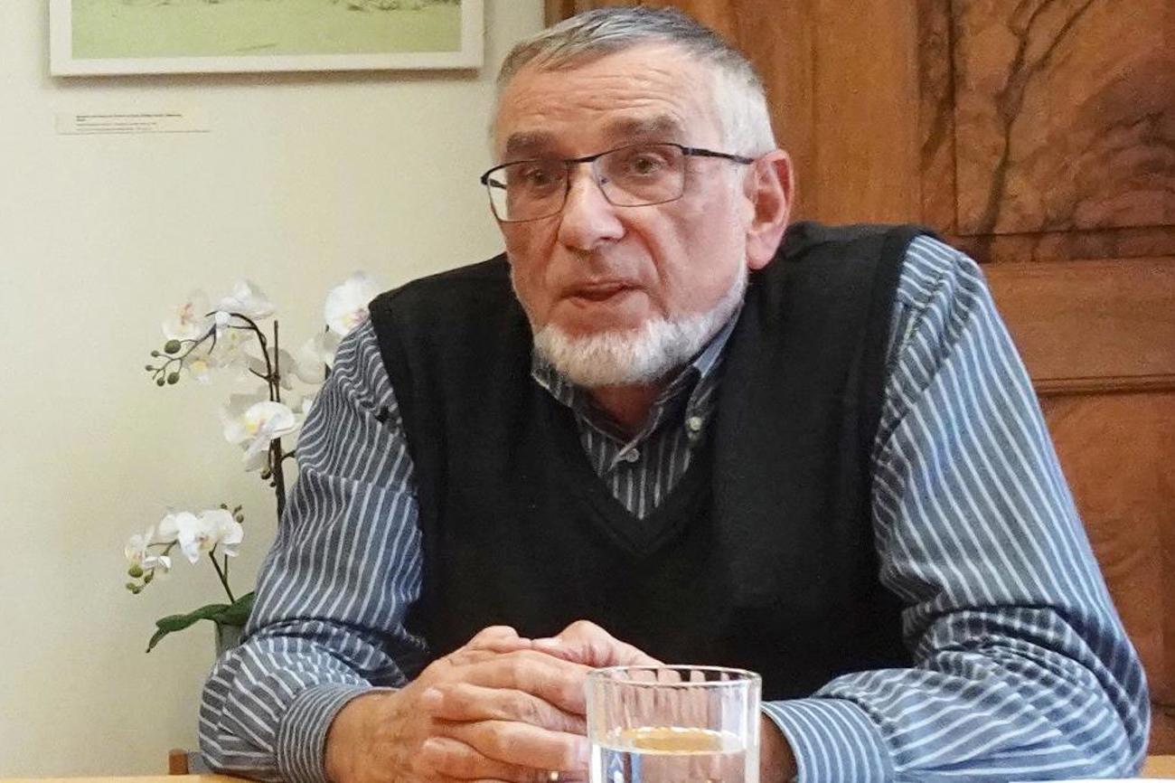 Fredi Hirt baute in Indonesien Holzfachschulen auf und führte etliche Schweizerinnen und Schweizer auf Bildungsreisen durch das Land.