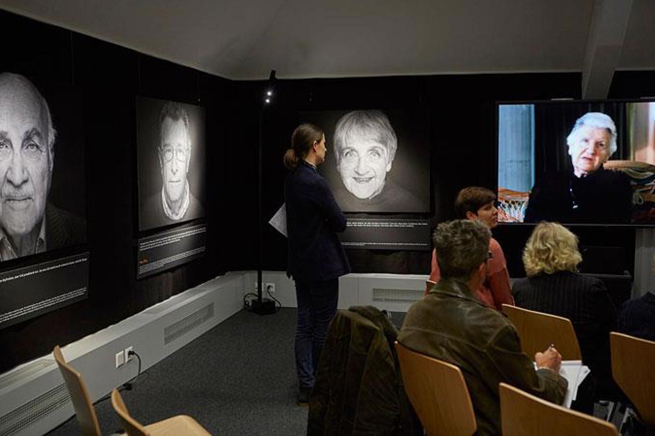 Grossformatige Porträts und Videos der letzten Holocaust-Überlebenden in der Schweiz stehen im Zentrum der Ausstellung. | Renate Wernli