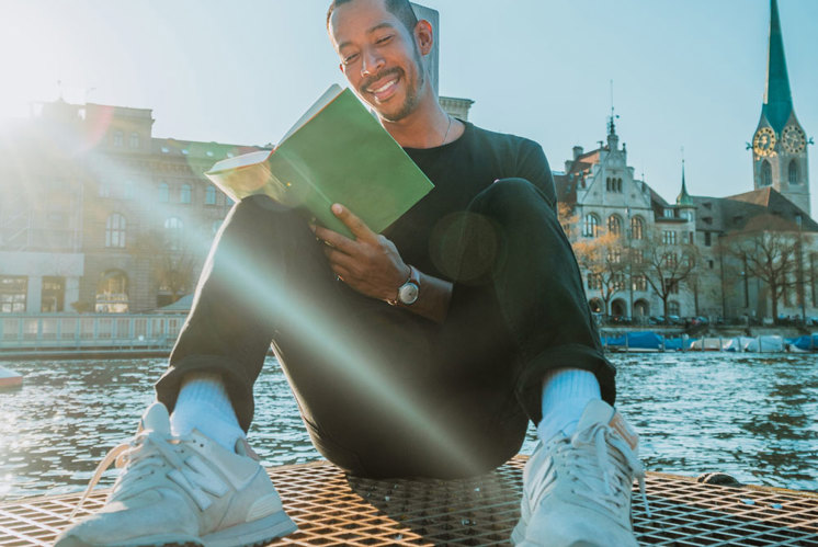 Wenn Oma im Café ohne Namen verschwindet, Hannah Arendt im Comic auftaucht und die Bäume wieder wachsen