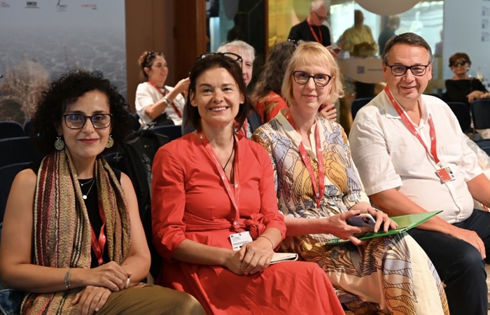 Eine Pfarrerin im Jury-Sessel von Venedig
