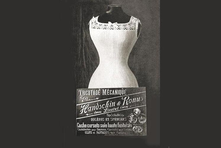 Socken, Schleier, Korsetts & Co