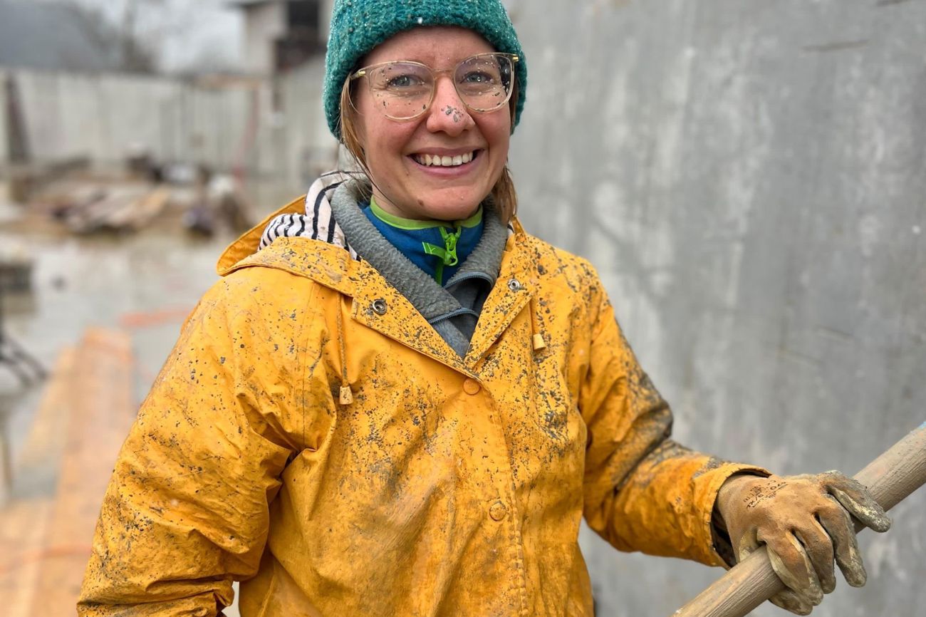 Stefanie Urscheler packt gerne mit an – in der Kirche genau so, wie auf der Baustelle ihrer Eltern. (Bild: zVg)