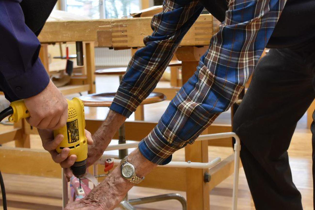 Gemeinsam geht es besser. Erfahrungen werden geteilt.