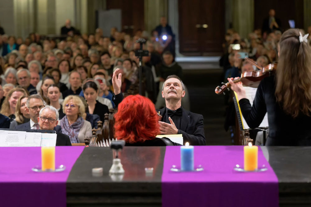 Olesaander Starozhylov, Dirigent des Kammerochesters des Ivan-Karabyts-Fachkollegs Bachmut für Kultur und Kunst. | Foto Christoph Knoch